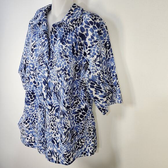 Chico's Shirt No Iron Women's Large Blue White Animal Print Short Sleeve Button - Picture 5 of 9
